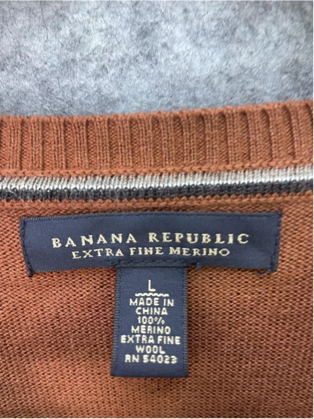 Banana Republic Sweater Mens Large Brown Extra Fine Merino V Neck Knit Pullover